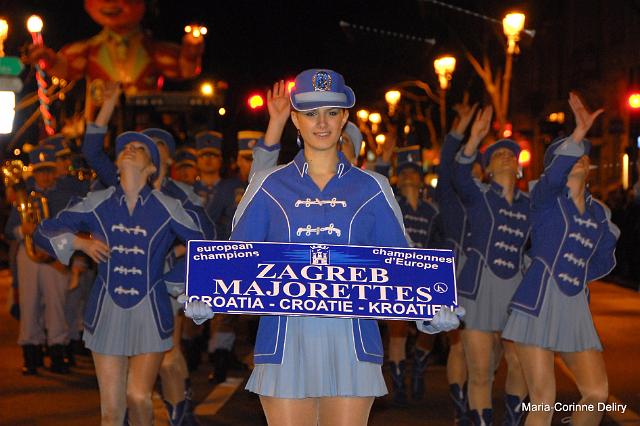 parade-lumineuse-011.JPG - Majorettes de Zagreb. ZAGREBACKE MAZORETKINJE