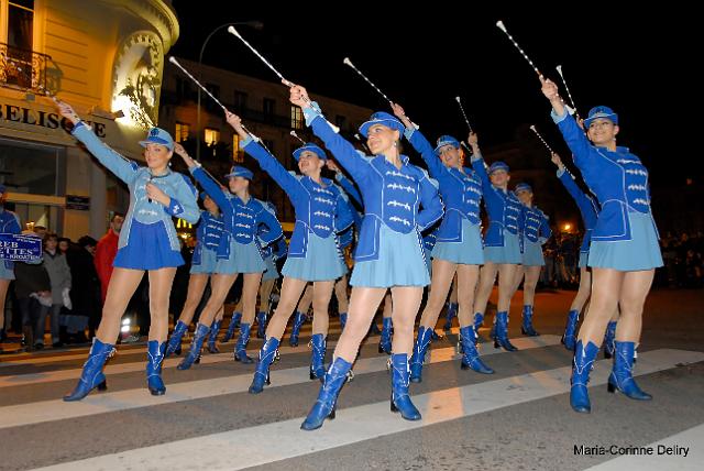 parade-lumineuse-015.jpg - Majorettes de Zagreb. ZAGREBACKE MAZORETKINJE